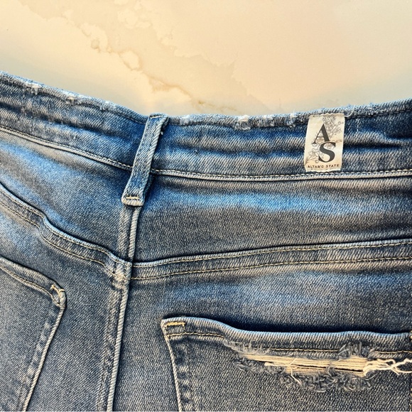 Altar’d State Denim Short Size M - Picture 8 of 8